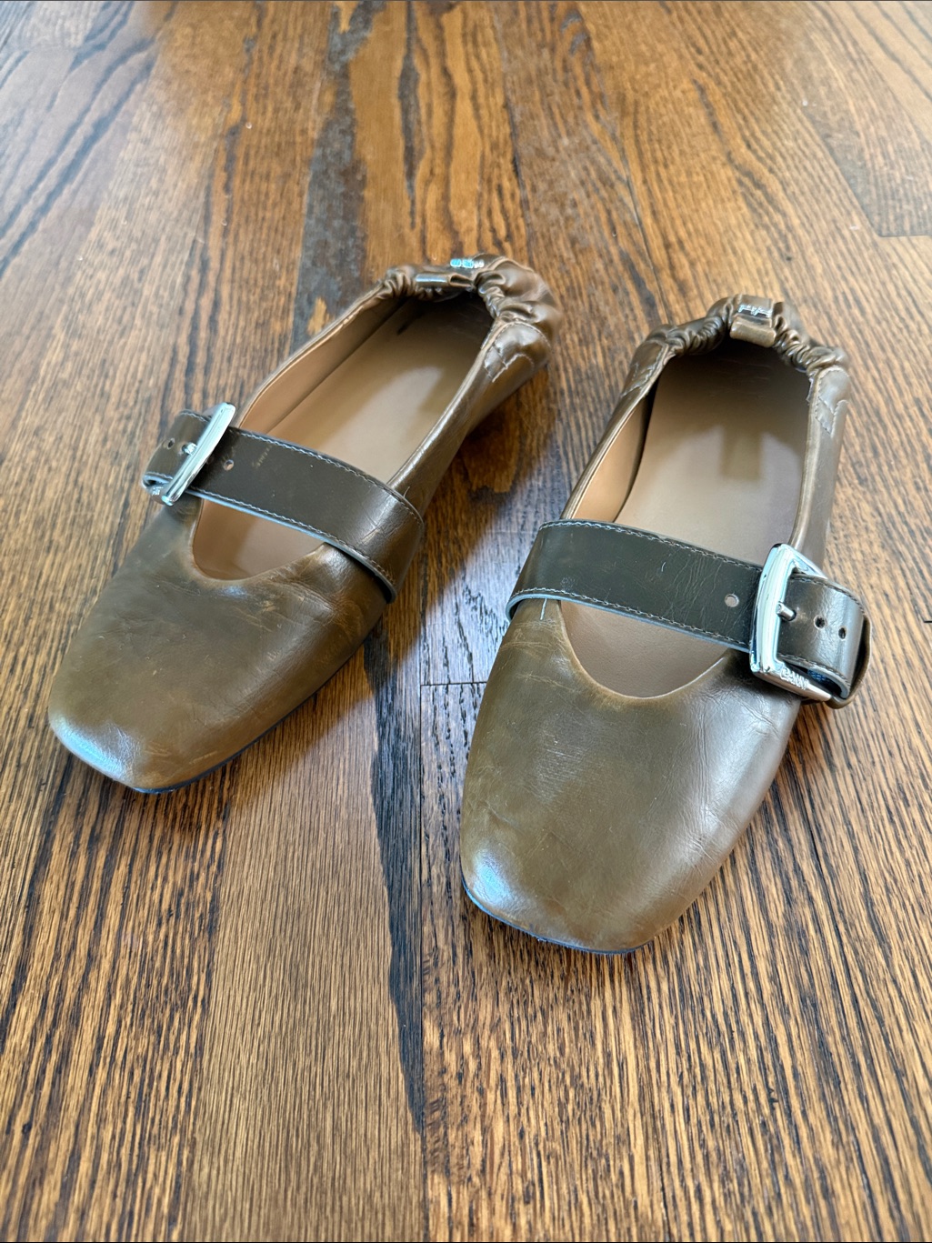 B43 Ganni Womenâs 40/L/8/10 Brown Leather Buckle Mary Jane Flats